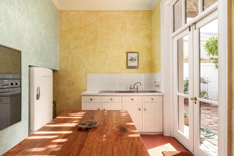 4 Bedroom Property for Sale in Bantry Bay Western Cape